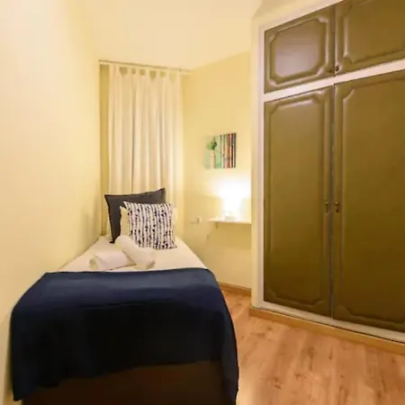 Daire Ramblas Unique & Spacious Flat 4br Terrace 20m Ramblas
