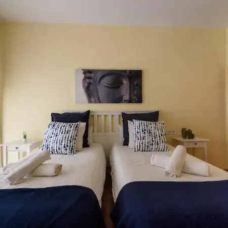 Daire Ramblas Unique & Spacious Flat 4br Terrace 20m Ramblas Barselona